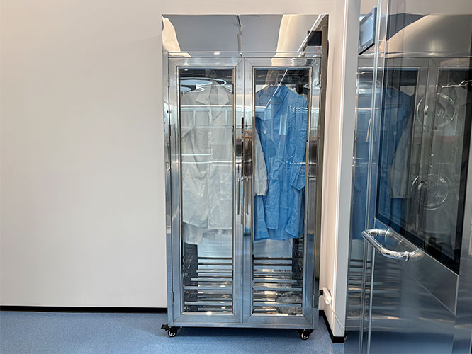 KLC' s Dust-Free Wardrobes